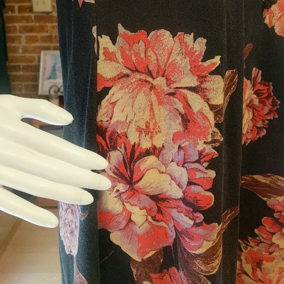 Dress - Picture 5 of 5